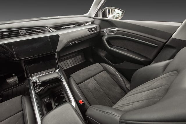 2020 AUDI E-TRON - 29