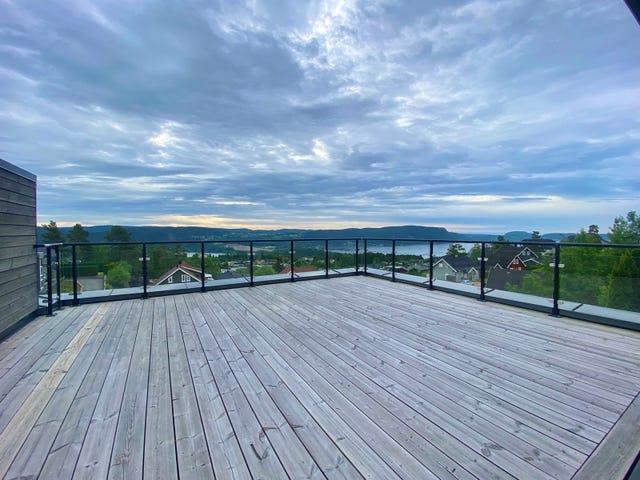 38 kvm terrasse med panorama | arkitekt: Helle Sjåvåg