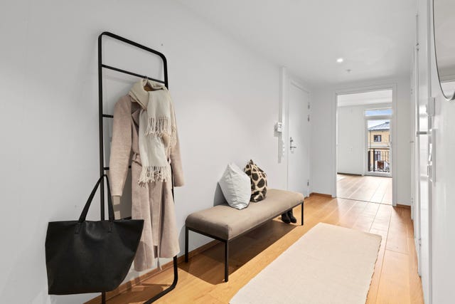 Entré med plass til garderobe