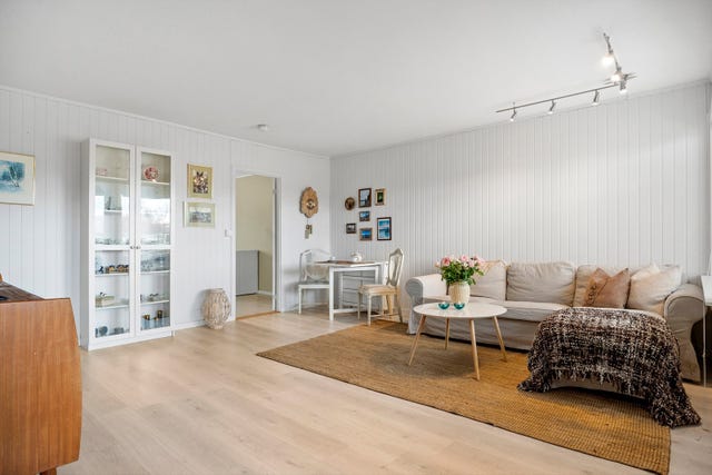 Nye spottskinner ble montert i 2022.