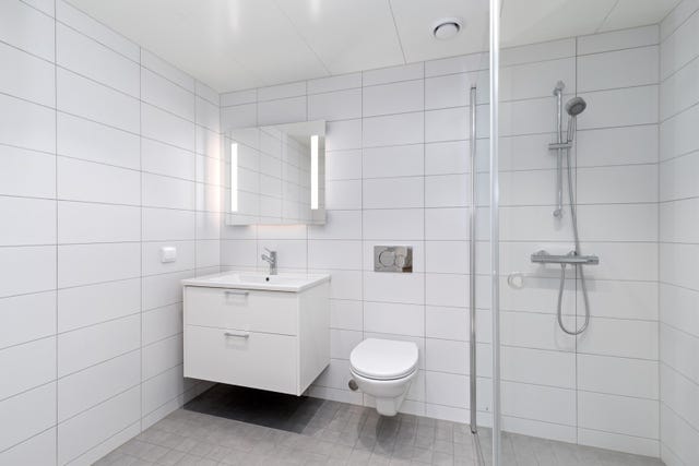 Badet til soverommet.