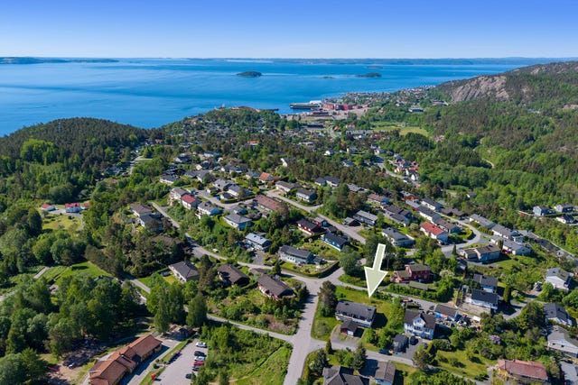 Eiendommen ligger i et veletablert boligområde med nærhet til sjøen og flotte turområder.
Foto: Stener Widnes