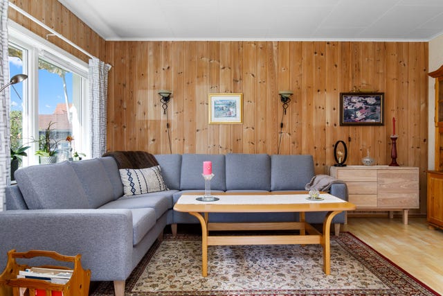 Vinduene slipper inn godt med naturlig lys.
