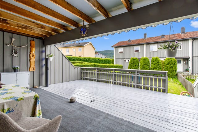 Delvis overbygd terrasse på 28 kvm