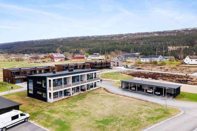 Hammeren Boligpark ligger i et stille og rolig boligområde i landlige og naturskjønne omgivelser ca. 5 km utenfor sentrum av Mo i Rana.