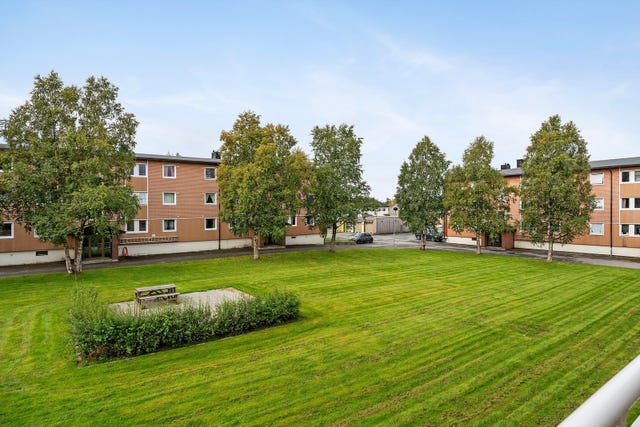 Drift og vedlikehold av fellesarealene ivaretas av borettslaget, som blant annet sørger for stell av grøntområder i sommerhalvåret og snørydding vinterstid. Dette bidrar til et velordnet og lettstelt bomiljø for beboerne.
