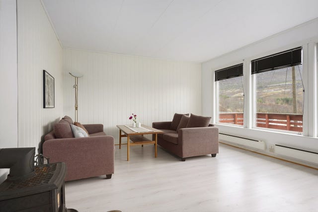 Flere møbleringsmuligheter på stuen.