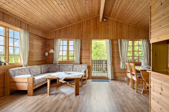 Velkommen til en koselig og innholdsrik hytte som ligger nydelig til i Sørfjorden. Du kommer til Sørfjorden med å ta ferge fra Kilboghavn fergeleie..jpg
