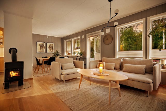 Her kan man bo med alt på ett og samme plan; og med direkte utgang fra stue til flott markterrasse og hage.