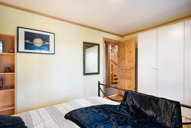 Soverommet er på ca. 12 m².
