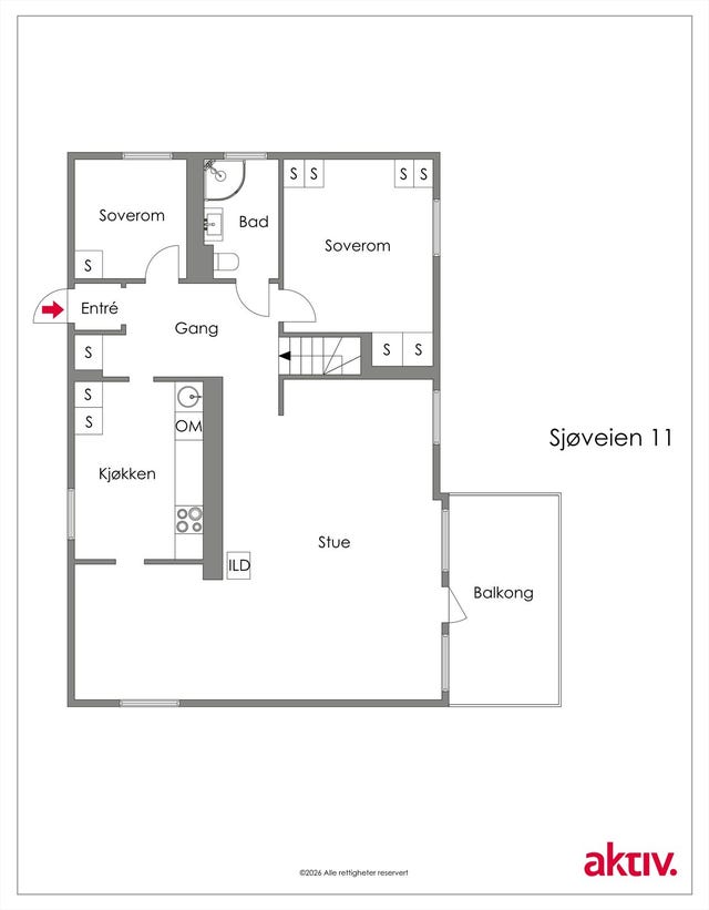 Før vi tar turen inn gjør vi oss kjent med planløsningen til hovedetasjen. I de opprinnelige plantegningene er det inntegnet et ekstra soverom, som er fjernet til fordel for en større stue.