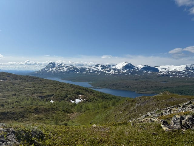 For den spreke kan det lett friste med en topptur i området.