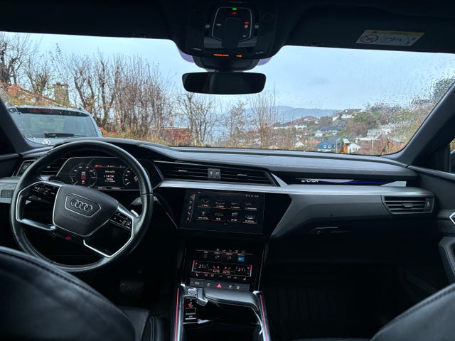 2020 AUDI E-TRON - 16