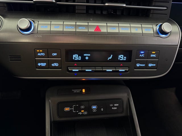 2024 HYUNDAI KONA - 32
