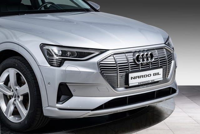 WAUZZZGE4LB035245 2020 AUDI E-TRON-1