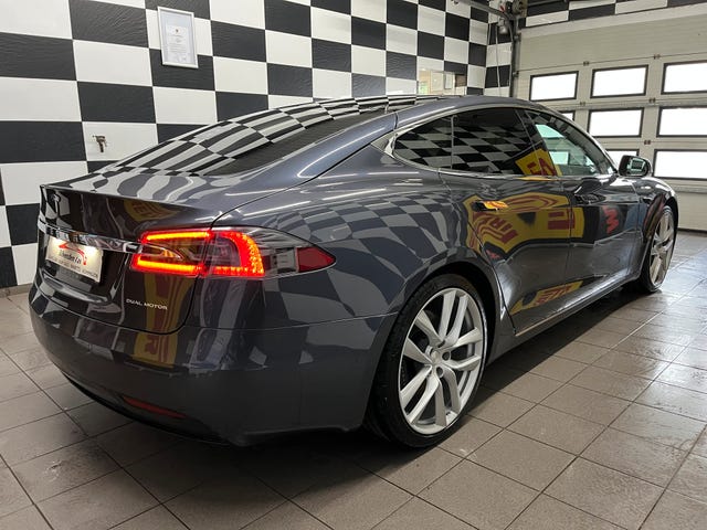 2020 TESLA MODEL S - 7