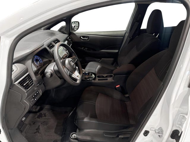 2025 NISSAN LEAF - 8