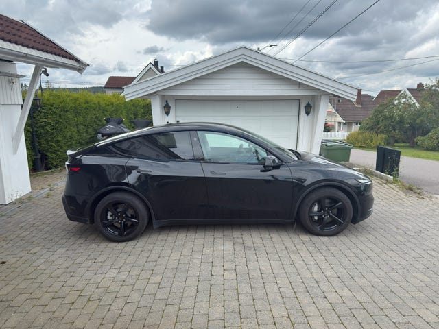XP7YGCEK9SB635621 2025 TESLA MODEL Y-2