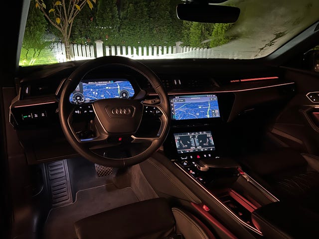 2020 AUDI E-TRON - 9