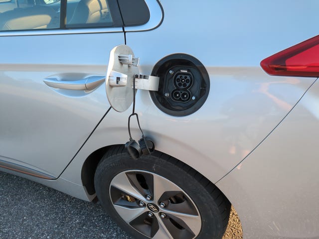 2017 HYUNDAI IONIQ - 31
