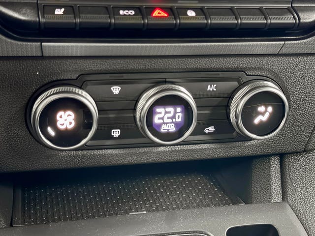 2025 RENAULT KANGOO - 18