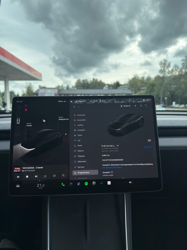 2025 TESLA MODEL Y - 22