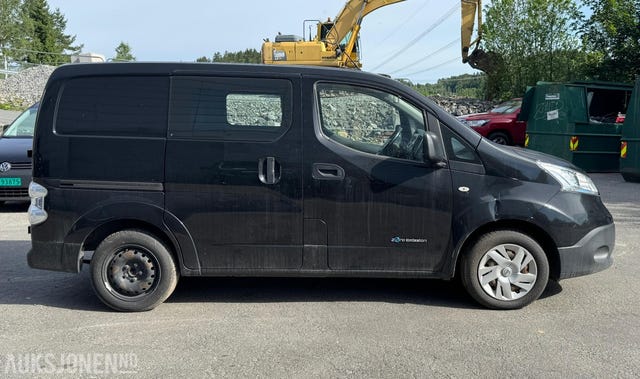 VSKYAAME0U0510728 2016 NISSAN E-NV200-3