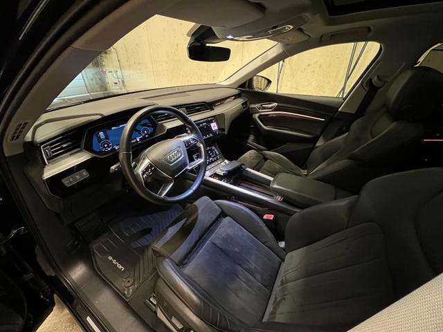 2020 AUDI E-TRON - 39