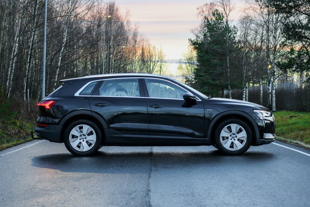 WAUZZZGE8LB012289 2020 AUDI E-TRON-5