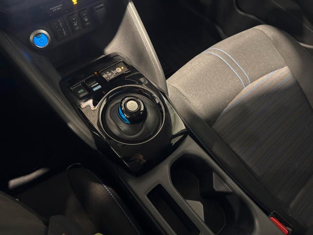 2025 NISSAN LEAF - 14