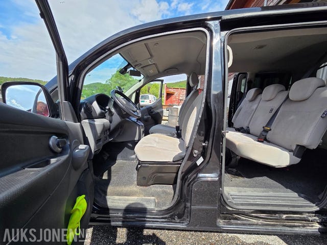 2015 NISSAN NV200 - 23