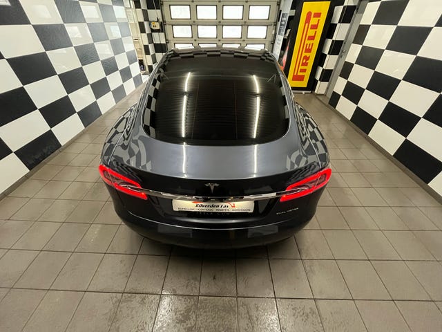 2020 TESLA MODEL S - 10