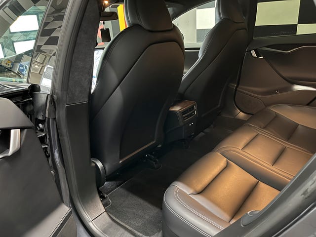 2020 TESLA MODEL S - 24