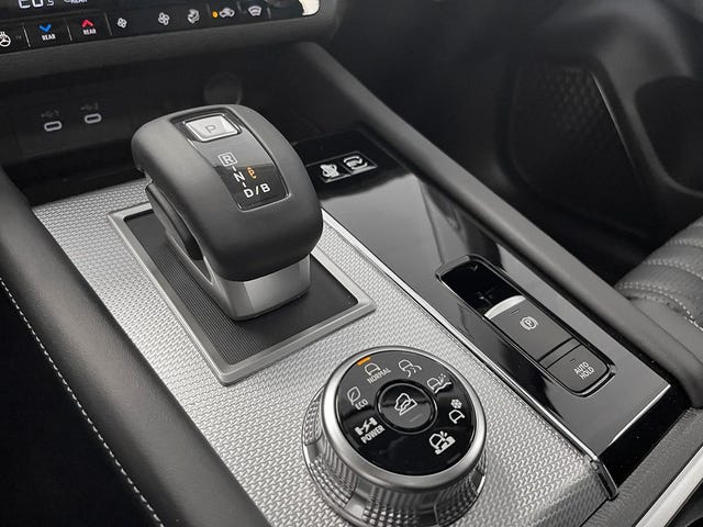2025 MITSUBISHI OUTLANDER - 21