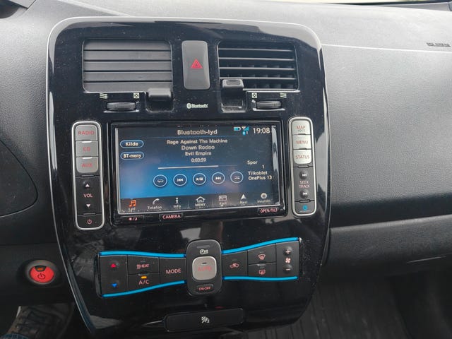 2016 NISSAN LEAF - 15