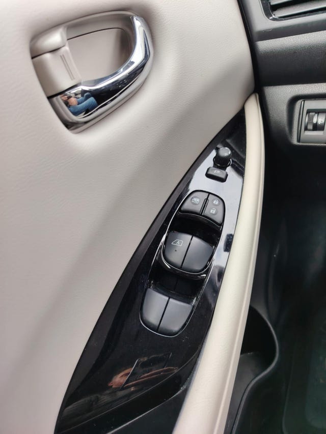 2024 NISSAN LEAF - 12
