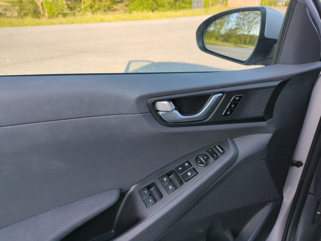 2017 HYUNDAI IONIQ - 27