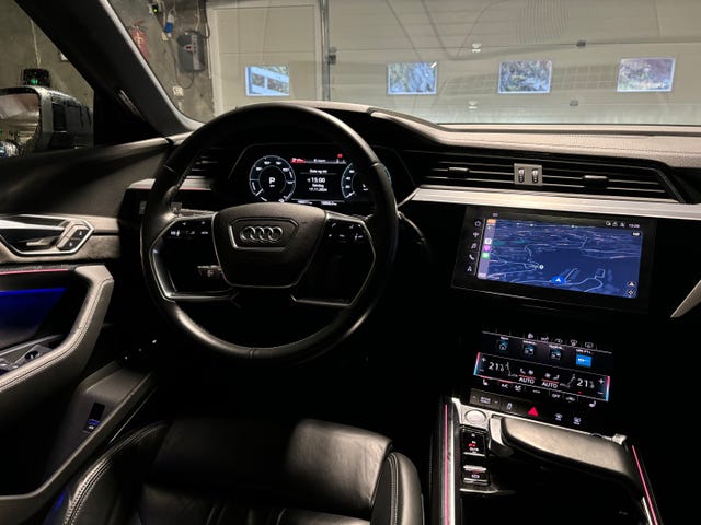 2020 AUDI E-TRON - 24
