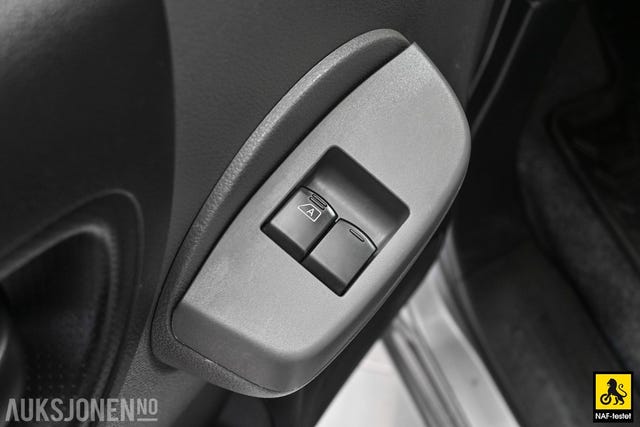 2015 NISSAN E-NV200 - 8