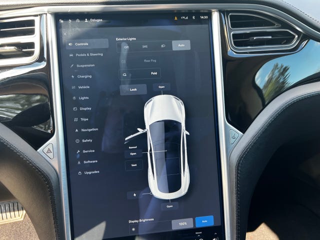 2014 TESLA MODEL S - 22