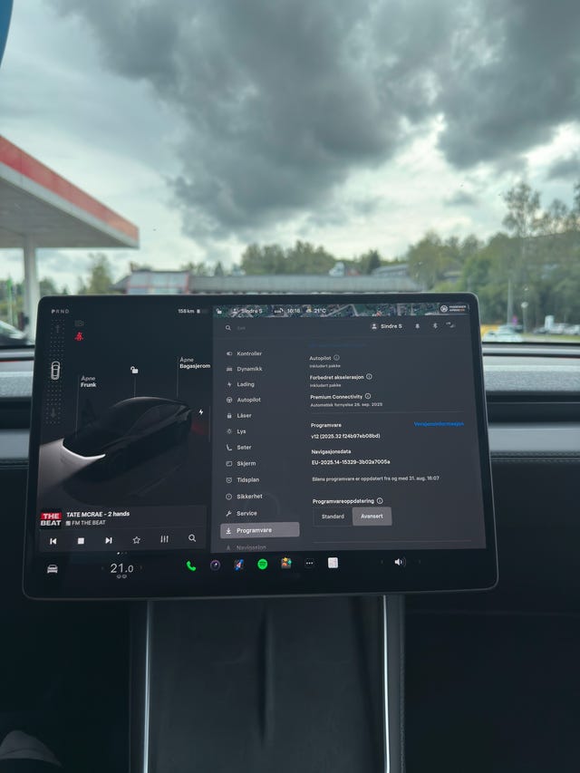 2025 TESLA MODEL Y - 21