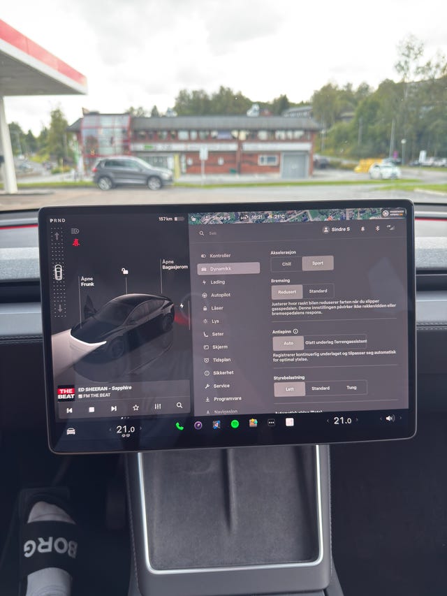 2025 TESLA MODEL Y - 24