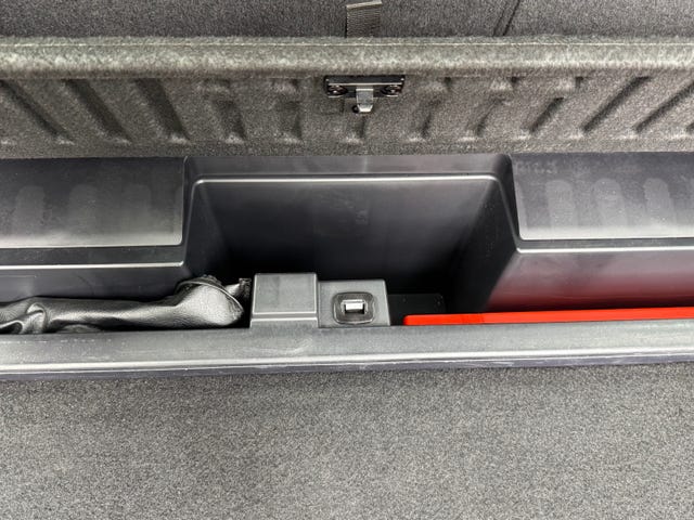 2018 TOYOTA RAV4 - 29