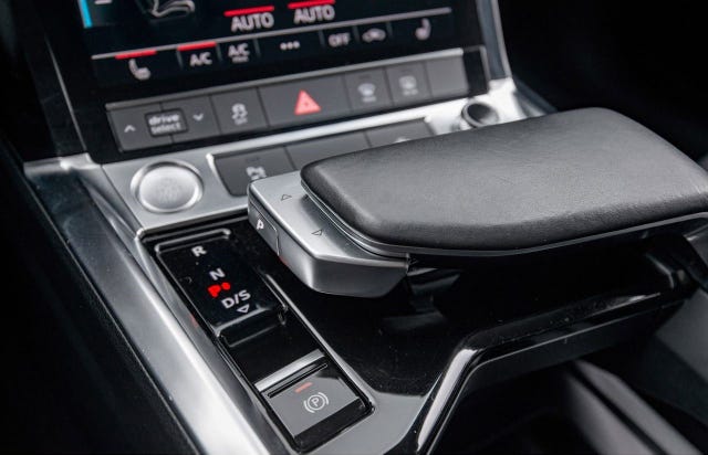 2020 AUDI E-TRON - 12