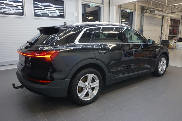 2020 AUDI E-TRON - 10