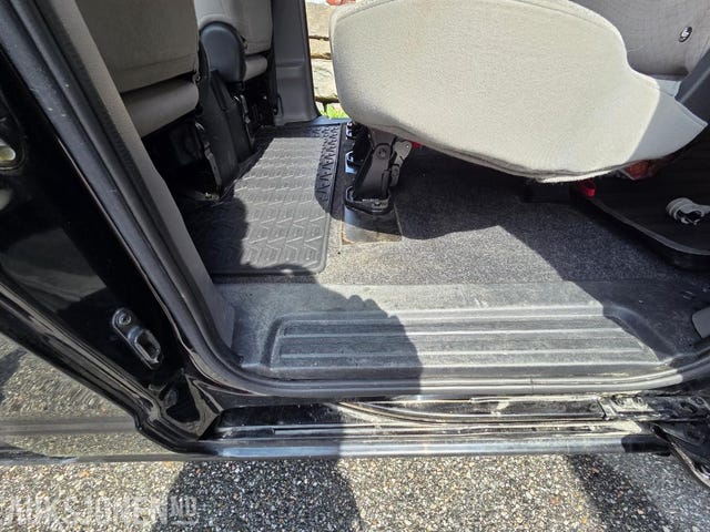 2015 NISSAN NV200 - 27