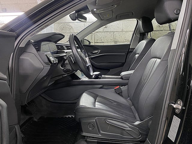 2020 AUDI E-TRON - 11