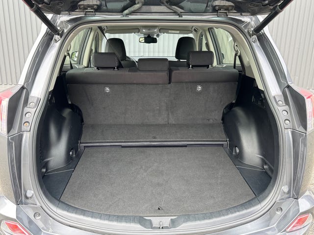 2018 TOYOTA RAV4 - 17