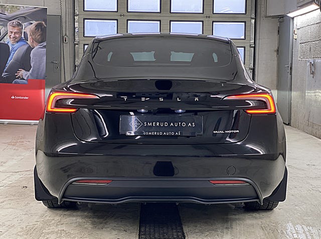 2025 TESLA MODEL 3 - 8