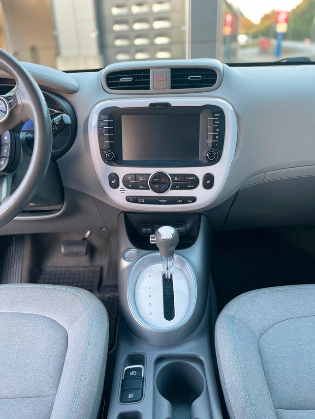 2018 KIA SOUL - 16